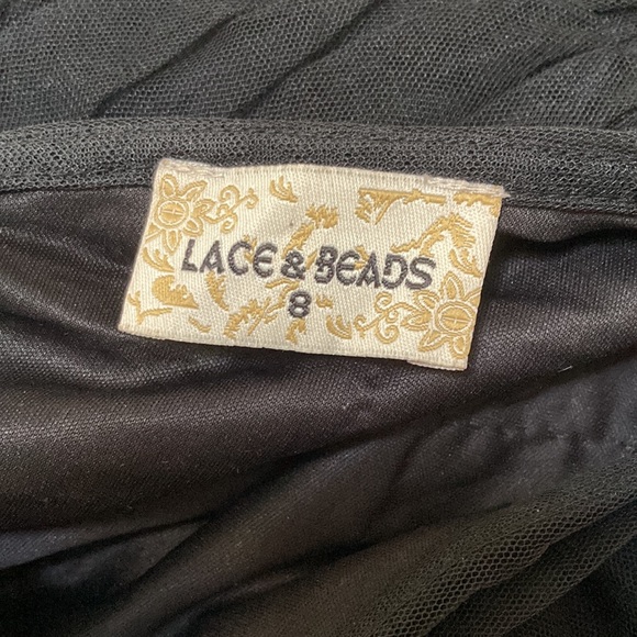 🖤 Tulle One Shoulder Gown - Picture 4 of 4